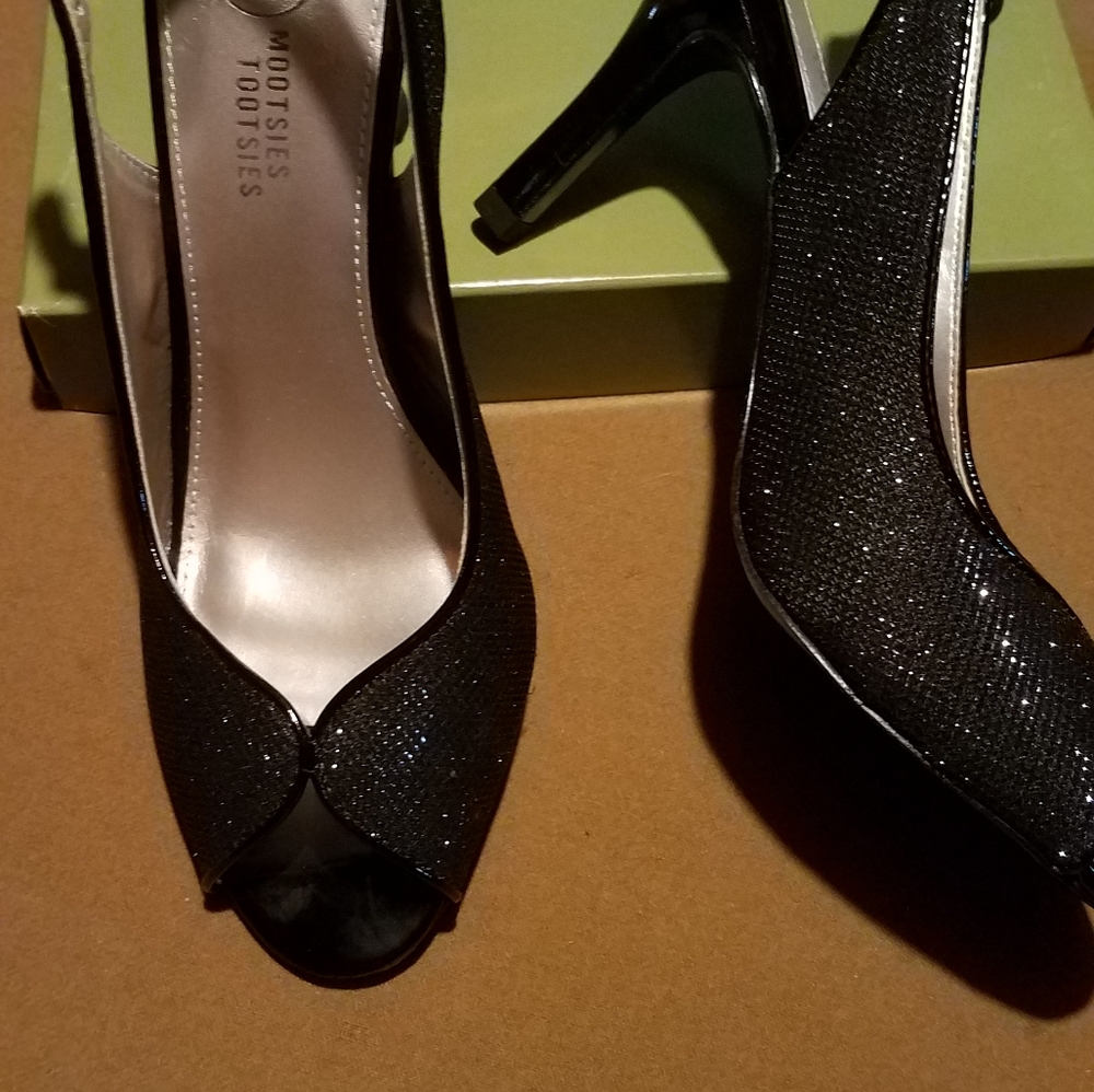 Mootsie Tootsie slingbacks peak toe heels